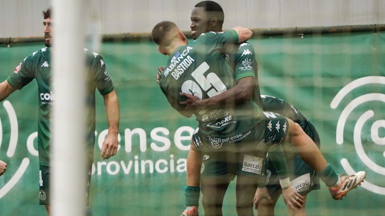 El Arenteiro vence al filial del Osasuna y enlaza tres alegrías consecutivas (2-0)