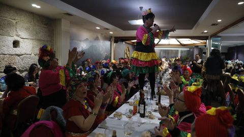 Las cenas de comadres de Verín, como esta del restaurante Brasil, estuvieron muy animadas.