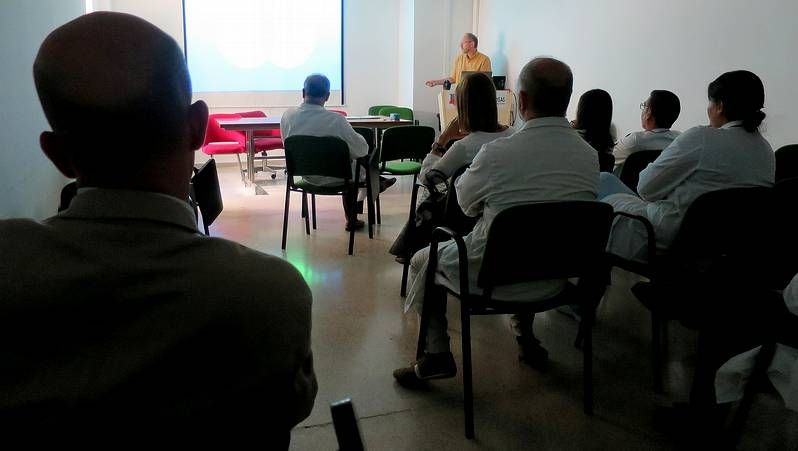 Los ni�os disfrutan con los entrenamientos de Smaily y de Anthony en el campo Luis Bodegas