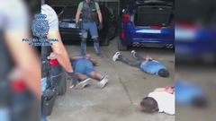As� fue la detenci�n de cinco personas en Mar�n cuando acud�an a por 1.300 kilos de droga