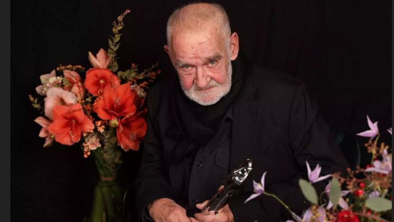 Adios a Béla Tarr, el cineasta que elevó la lentitud y la trascendencia a gran arte