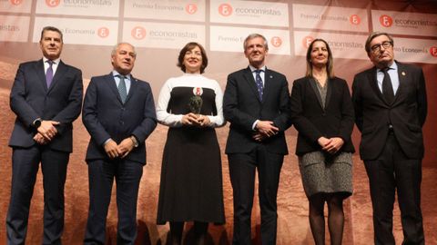 Los presidentes de la Xunta y de la Diputación, Alfonso Rueda y José Tomé, y la alcaldesa de Lugo, Lara Méndez, acompañaron a Lence en el acto de entrega.