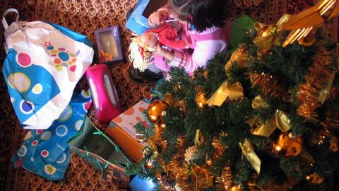 Porque Biblia Tractor Ayudas sociales para la compra de regalos de Navidad en Mugardos