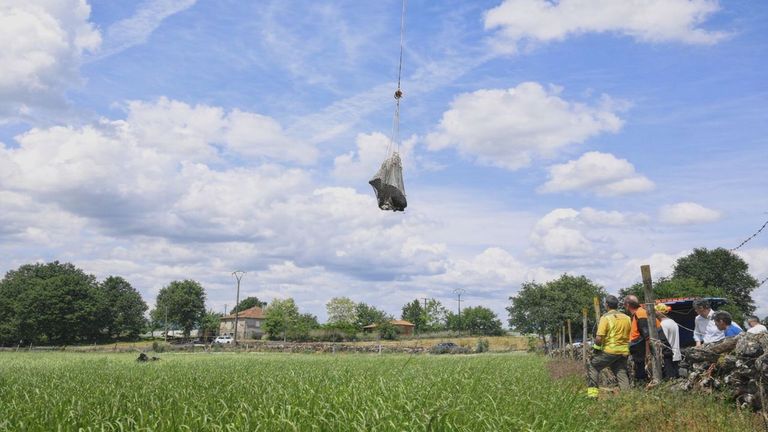 Los «flying cowboys» inspiran el rescate de las vacas de Taboada