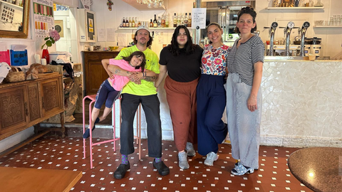 Constance Barr�re y Damien Teixidor en Native junto a su hija y parte de su equipo,�Giovanna y Valentina