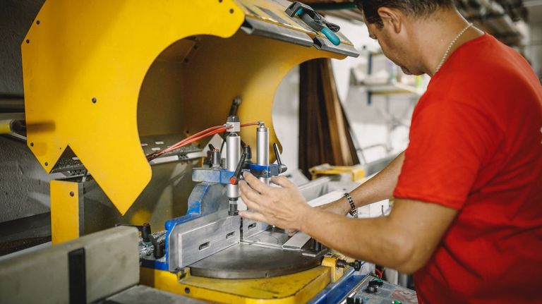 El absentismo laboral alcanzó un máximo histórico del 7,6 % en el 2025, con un coste de 59.109 millones