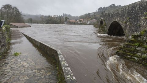 Temporal: río Tambre en Pontemaceira