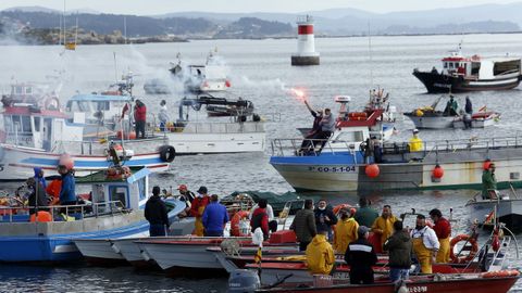 Concentracin de la flota de bajura de Ribeira, Aguio, A Pobra, Cabo de Cruz y Palmeira en la drsena ribeirense, una de las muchas protestas contra el Reglamento de Control Pesquero que hubo en Galicia el 26 de marzo del 2021