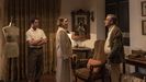 Adam Quintero, Gemma Whelan y Alberto San Juan, en Balenciaga