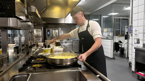 Roi Ba, en la cocina del Parador da Costa da Morte