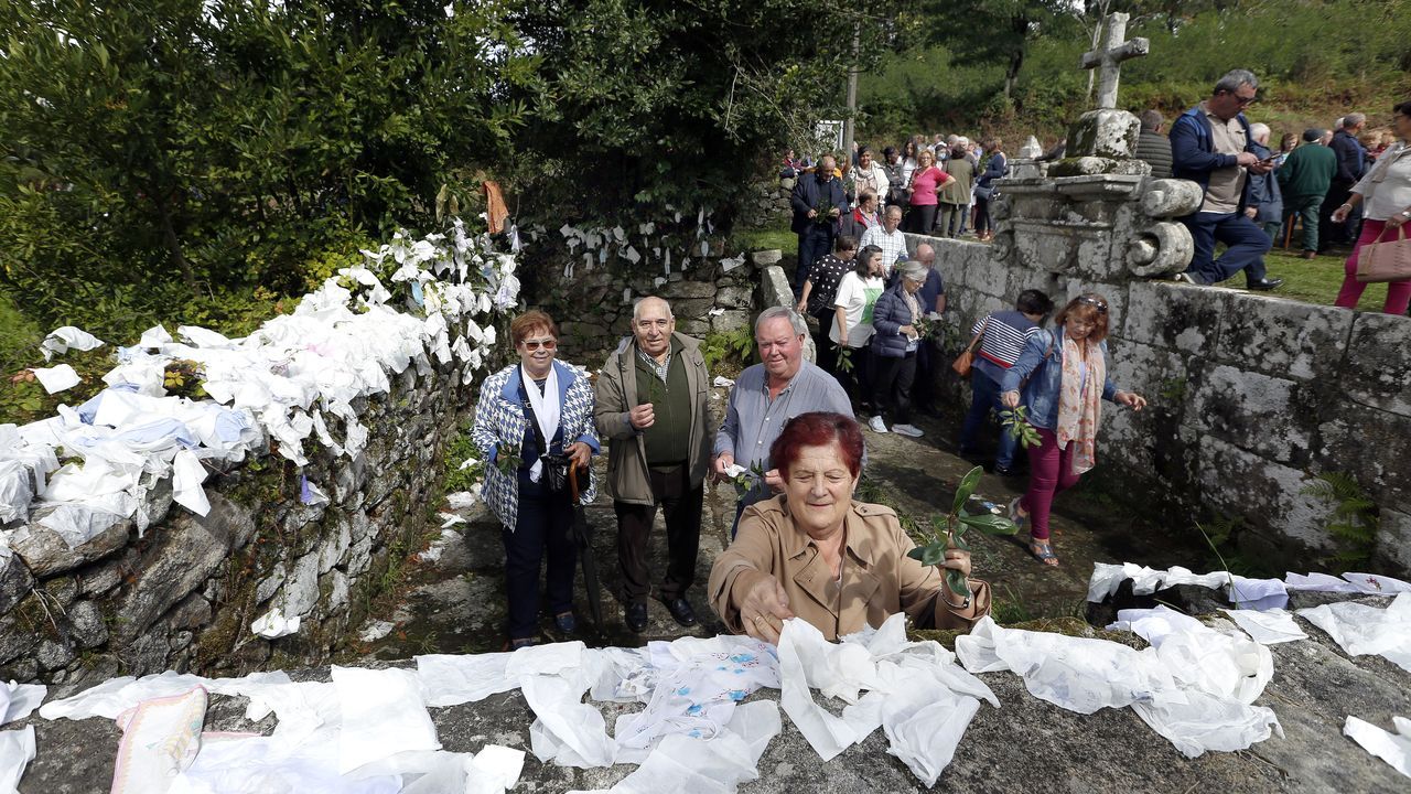 Outes volvi a celebrar la romera de San Campio!.En la junta de gobierno estuvieron presentes miembros de todos los cuerpos de seguridad, junto a la alcaldesa, Lara Mndez, y a la subdelegada del Gobierno, Isabel Rodrguez.