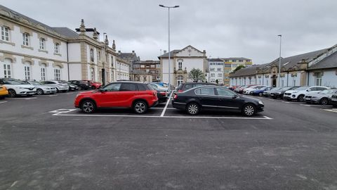 Los funcionarios ya pueden aparcar en el nuevo prking