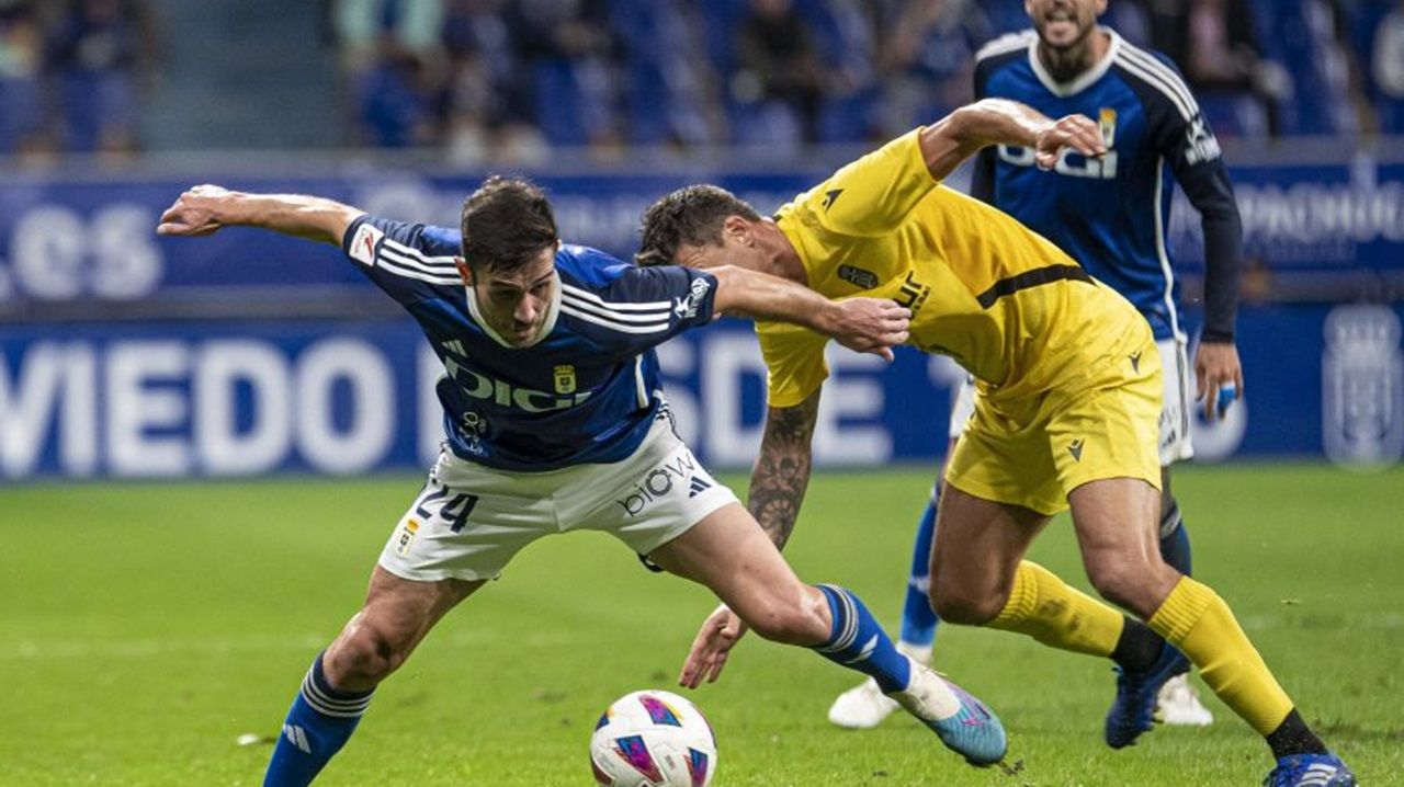 El Real Oviedo rescata un punto en el descuento