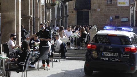 Mesas ocupadas en la Praza Maior de Ourense