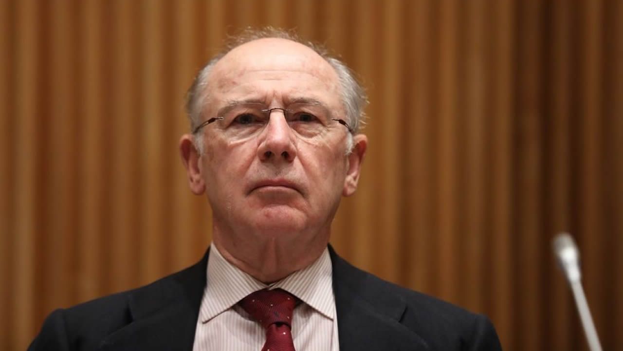 Fernando Sim�n analiza la situaci�n del coronavirus en Espa�a.Un hombre en una protesta en Berl�n contra las restricciones, con una braga a modo de mascarilla y un cartel sobre la protecci�n.