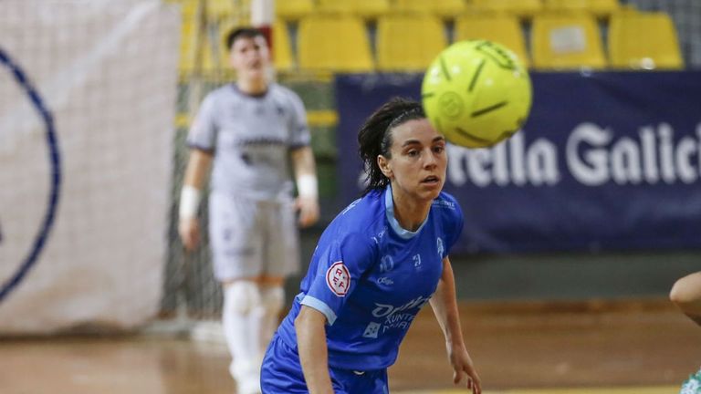 La falta de puntería penalizó demasiado al Ourense en el derbi contra el Poio (2-5)