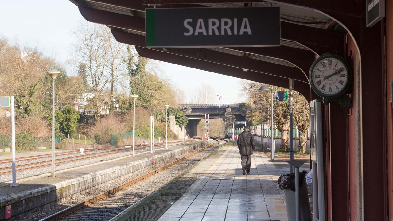 Estacion de Ribadavia, que clausurar� oficialmente la venta de billetes que no funciona hace meses