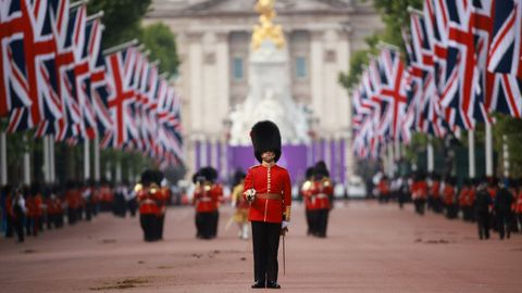 Desfile militar en Londres con motivo del Jubileo de Platino de Isabel II