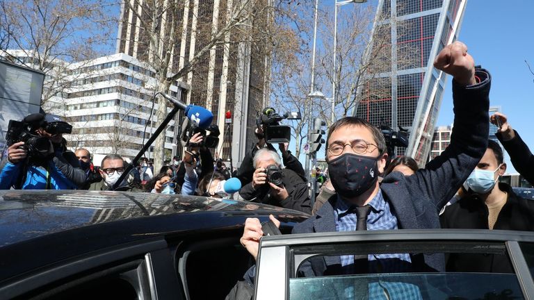 Imagen de archivo de la salida de Juan Carlos Monedero de los juzgados tras su declaración por el caso Neurona