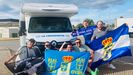 Aficionados del Real Oviedo, alguno de la Pe�a Azul Iris, de camino a Almer�a