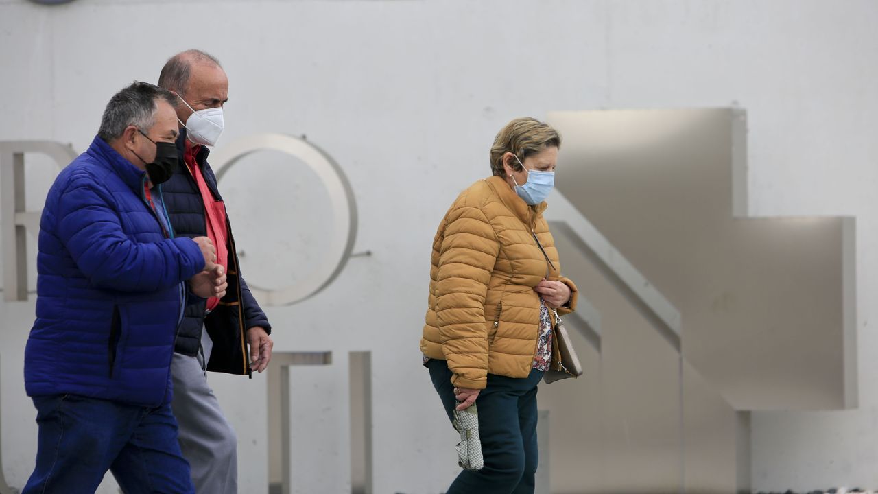 Primer d�a laborable en la nueva estaci�n.Ambiente en la entrada del HULA, donde hay este lunes cinco personas ingresadas por covid