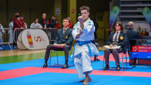 El karateka ovetese Izan �lvarez, en un momento de su�exhibici�n