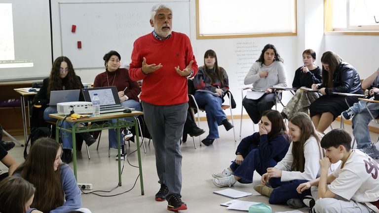 Equipos de ayuda entre alumnos, la revolución del IES de Chapela contra el «bullying»