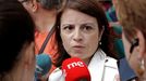 La vicesecretaria general del PSOE, Adriana Lastra, atiende a los medios en Oviedo