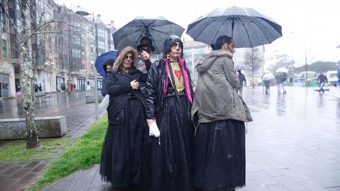 Suspendido el desfile de entroido en Santiago por la lluvia 