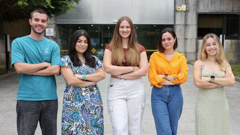La sanidad gallega atrajo a 401 enfermeros de otras autonomías en año y medio: «Encontré un anuncio en la facultad y al mes estaba aquí»