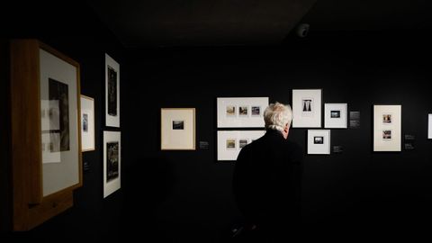  La fotografía instantánea de Polaroid, al servicio del arte durante un recorrido en la Fundación Barrié de A Coruña