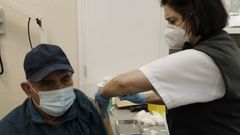 Vacunacin en el centro de salud de Viveiro