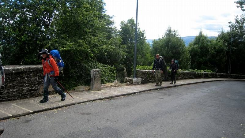 El Fiscal General del Estado, Eduardo Torres Dulce, habla con el coordinador de las Jornadas Jur�dicas de Sarria, Carlos Lema