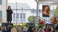 Priscilla Presley, en su intervención durante el funeral de su hija, Lisa Marie Presley, en la mansión de Graceland