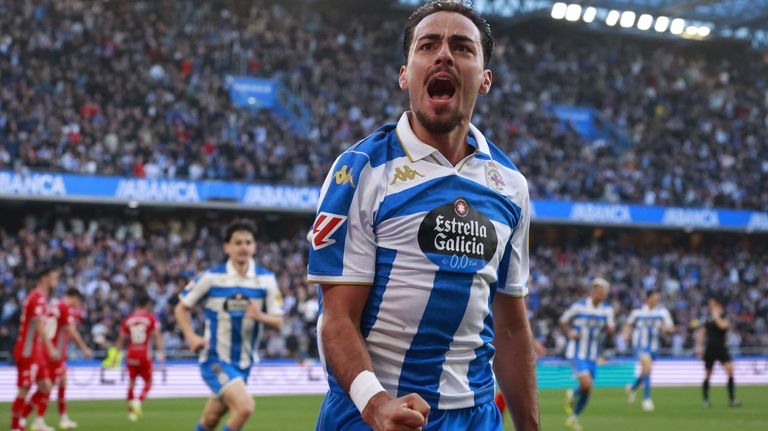 Media hora basta a un buen Deportivo ante el Córdoba: 2-0