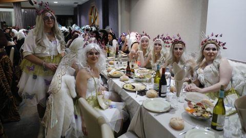 Los restaurantes de Verín volvieron a reunir a los grupos de mujeres que siempre participan en el xoves de comadres.