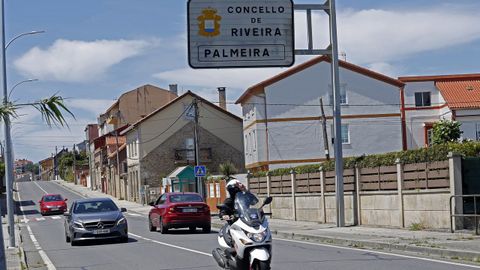Outro indicador antigo no concello de Ribeira cando aínda se usaba a forma con uve