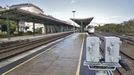 Vista de la estación de Lugo, con un tren Alvia parado en una de las vías