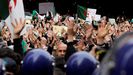 Cientos de miles de argelinos llenaron las calles de Argel, en una de las mayores protestas que se recuerdan