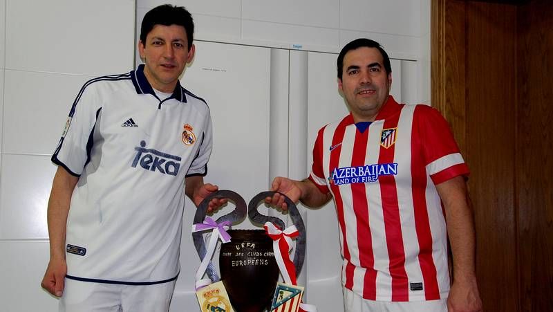 Diez peregrinas de Barcelona, ayer en Santiago.