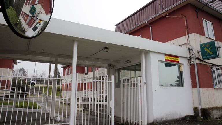 Investigan si un hombre empujó a su compañera sentimental a la calle desde un tercer piso en O Carballiño