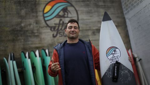 Eric Rebiere es el alma mater de un proyecto que gira alrededor del surf