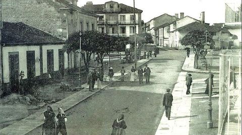 Plaza de la Farola en A Estrada, a principios del siglo XX