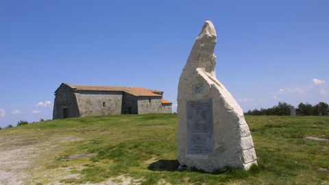 The hermitage of Monte Faro marks the border between the provinces of Lugo and Pontevedra.