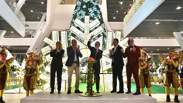 Vialia ofrece espectáculos inmersivos al reino de Papá Noel desde el 21 de noviembre mientras espera para abrir su mercadillo