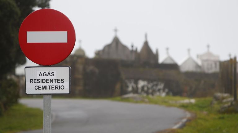 La señal viral que solo permite el paso a los muertos