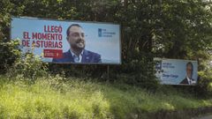 Fotografía de vallas publicitarias electorales de los candidatos en Asturias del PSOE y del PP, Adrián Barbón y Diego Canga