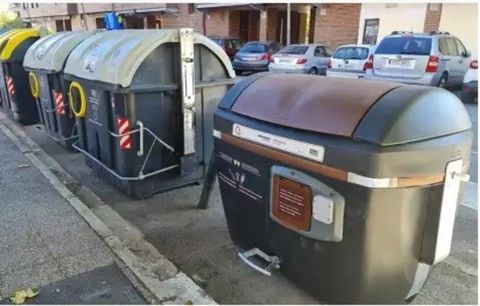 Imagen de archivo de unos contenedores de basura.