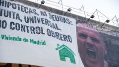 Boicot a la lona de Desokupa contra Pedro Snchez en la calle Atocha de Madrid