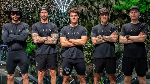 Juan Garc�a Prieto junto a sus compa�eros de Pata Negra Run Club